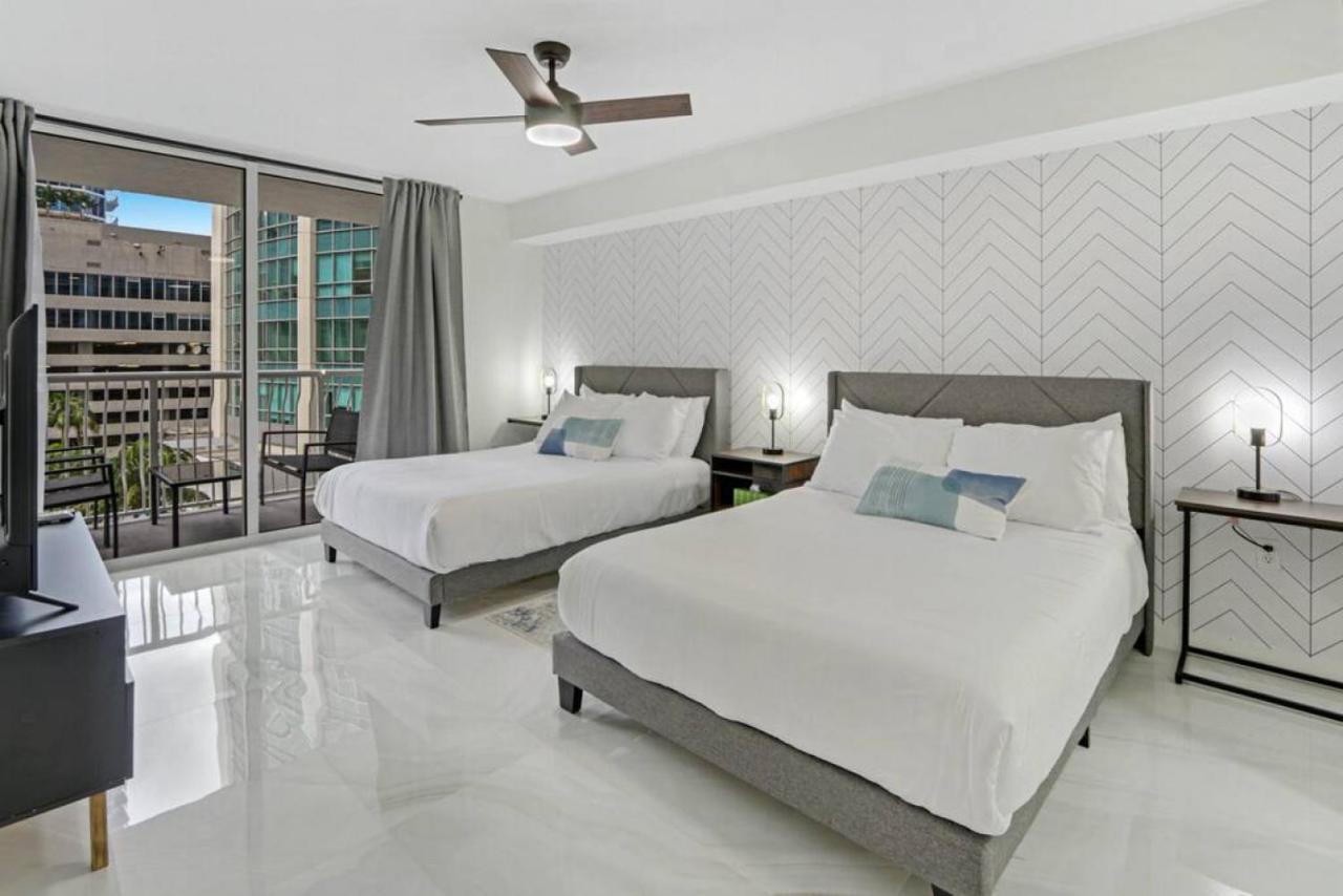 Deluxe 1 Bedroom With Pool, Parking, Balcony And Ocean Views * Miami