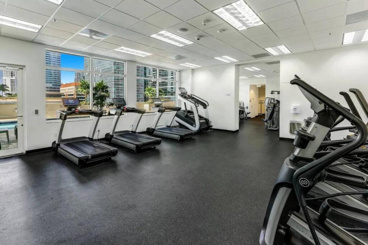 Deluxe 1 Bedroom With Pool, Parking, Balcony And Ocean Views Casa de férias Miami