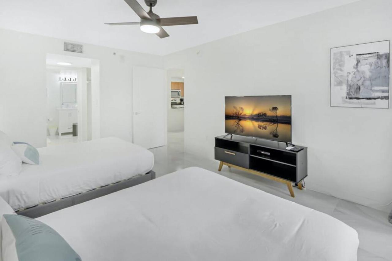 Deluxe 1 Bedroom With Pool, Parking, Balcony And Ocean Views Casa de férias