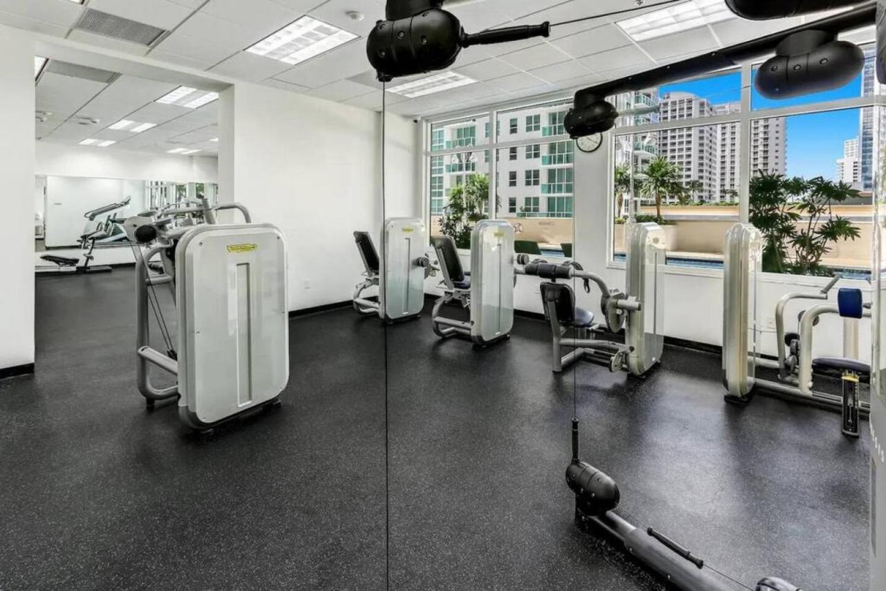 Deluxe 1 Bedroom With Pool, Parking, Balcony And Ocean Views Casa de férias Miami